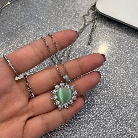green heart necklace - Picture 1 of 2